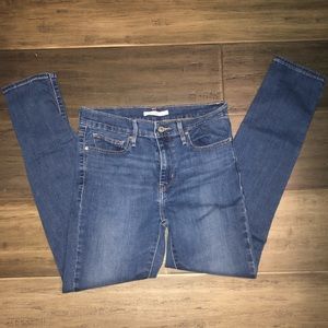 Levi Slimming Skinny Jeans